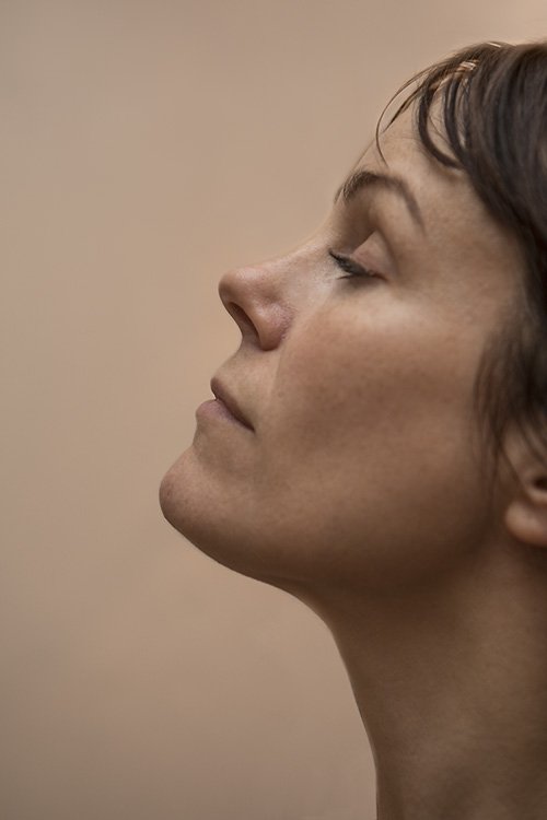 lucy perou in profile